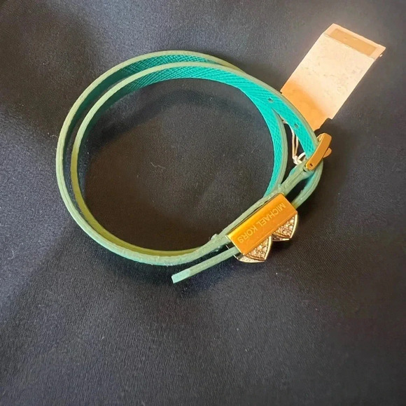 MICHAEL KORS MK NWT Saffiano Leather Double Wrap Pyramid Stud Bracelet - Picture 6 of 7